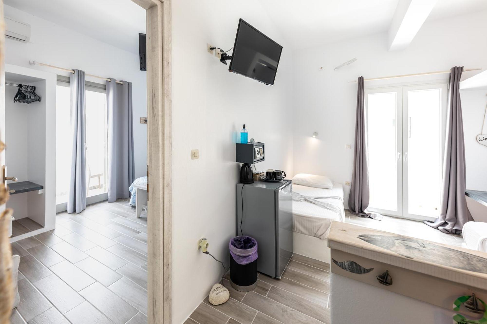 Madaky Hotel 나오우사 외부 사진